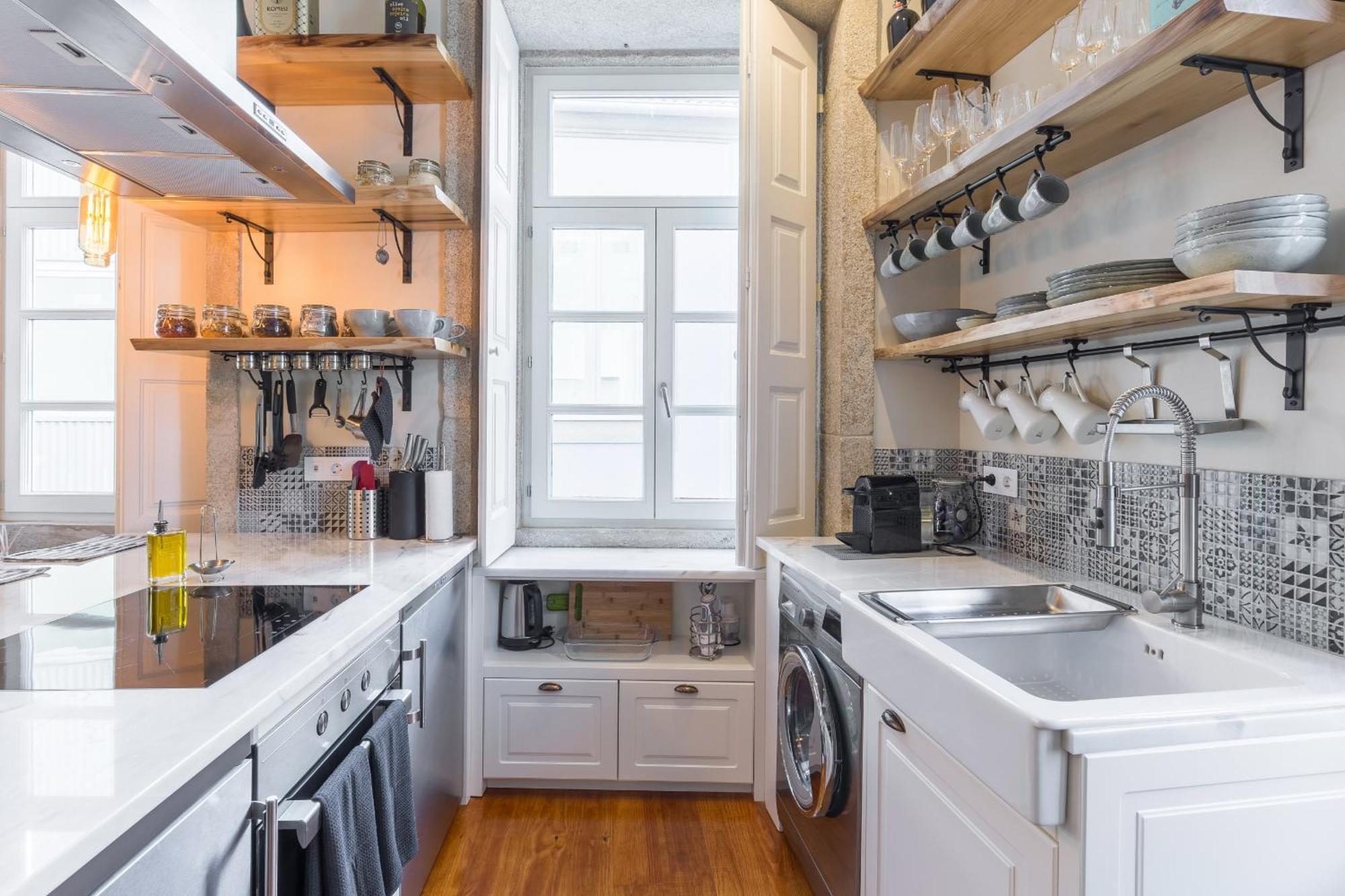 Stylish Downtown Duplex 2br Walk Everywhere! Apartamento Oporto
